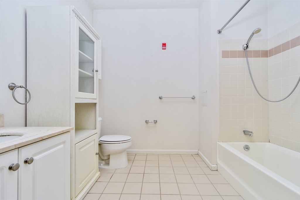 1 Cityview Ln, Quincy