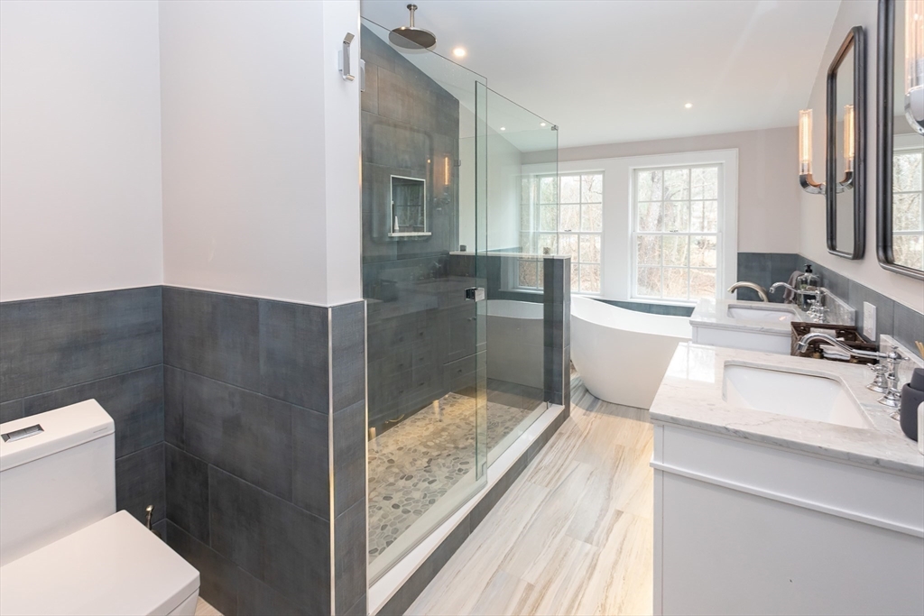 1142 Main St, Hingham