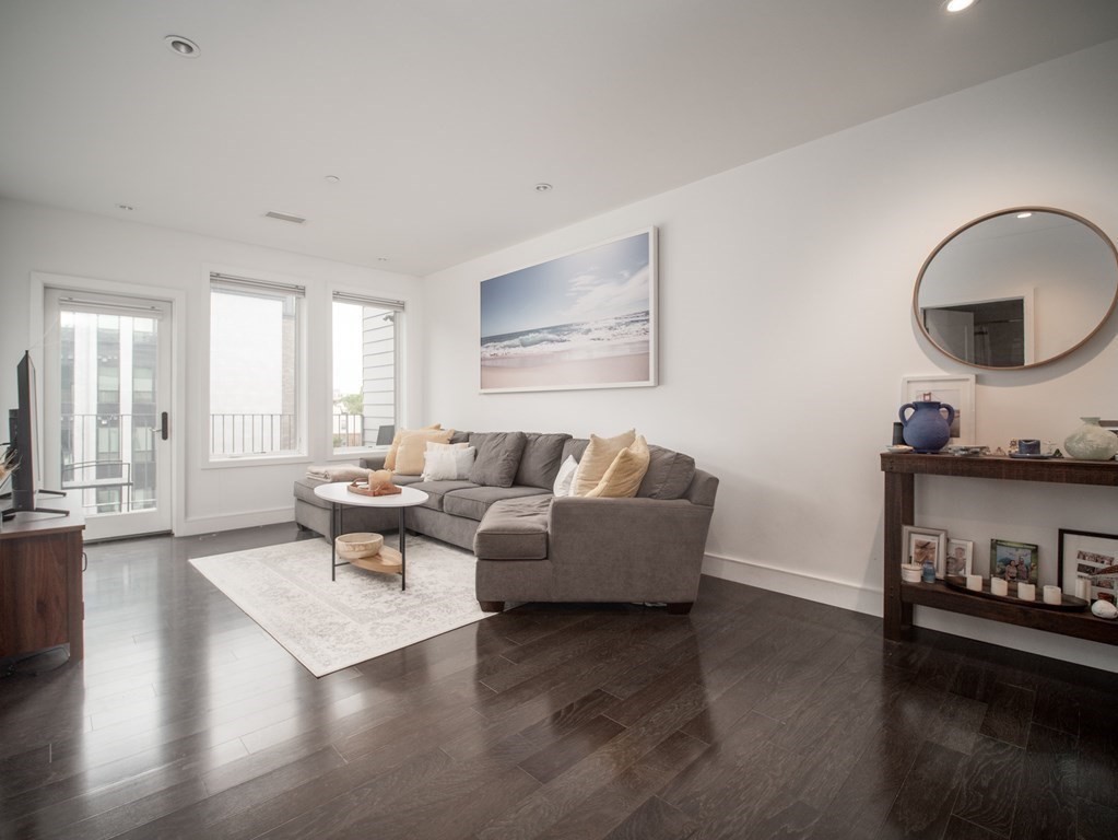 2 West 6th St, South Boston