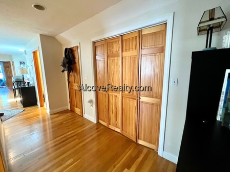 26 Burnham St, Tufts