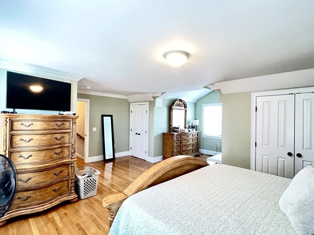 75 Brackett St, Quincy