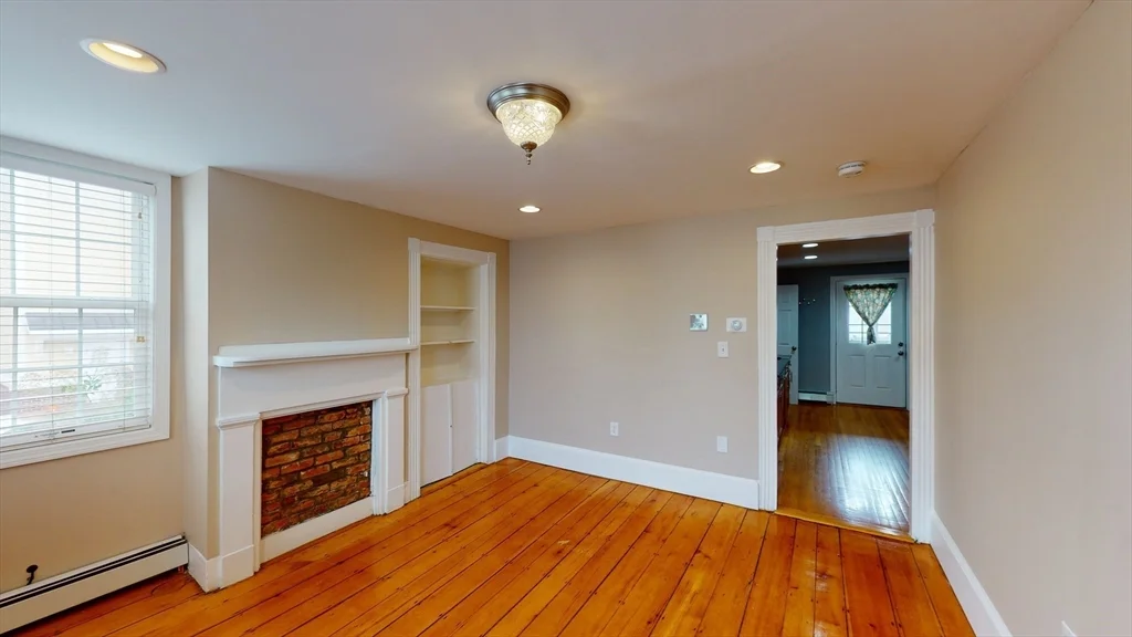 101 Baxter St, South Boston