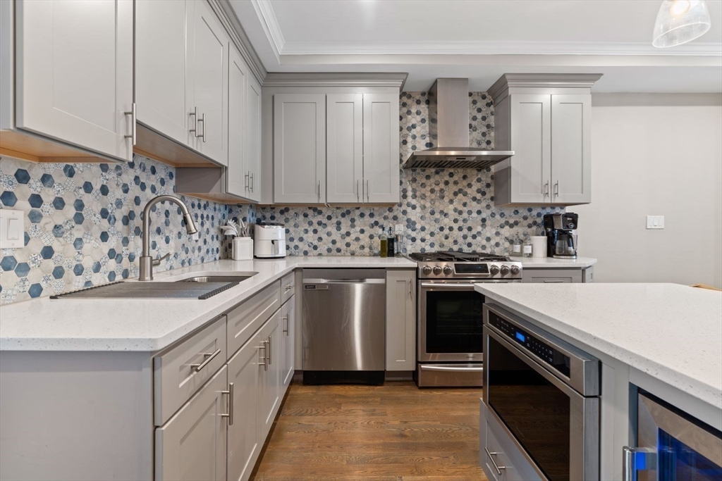 279 Gold St, South Boston