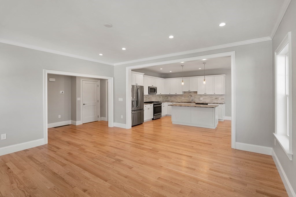 17 Monroe St, Norwood