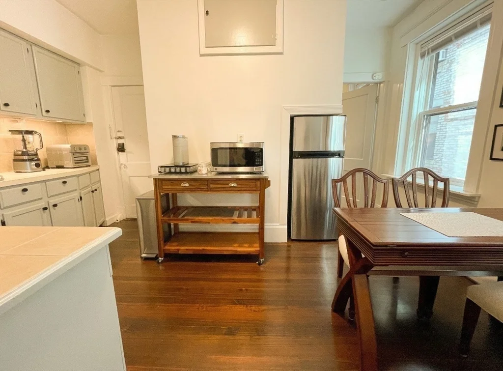 1870 Commonwealth Ave, Brighton