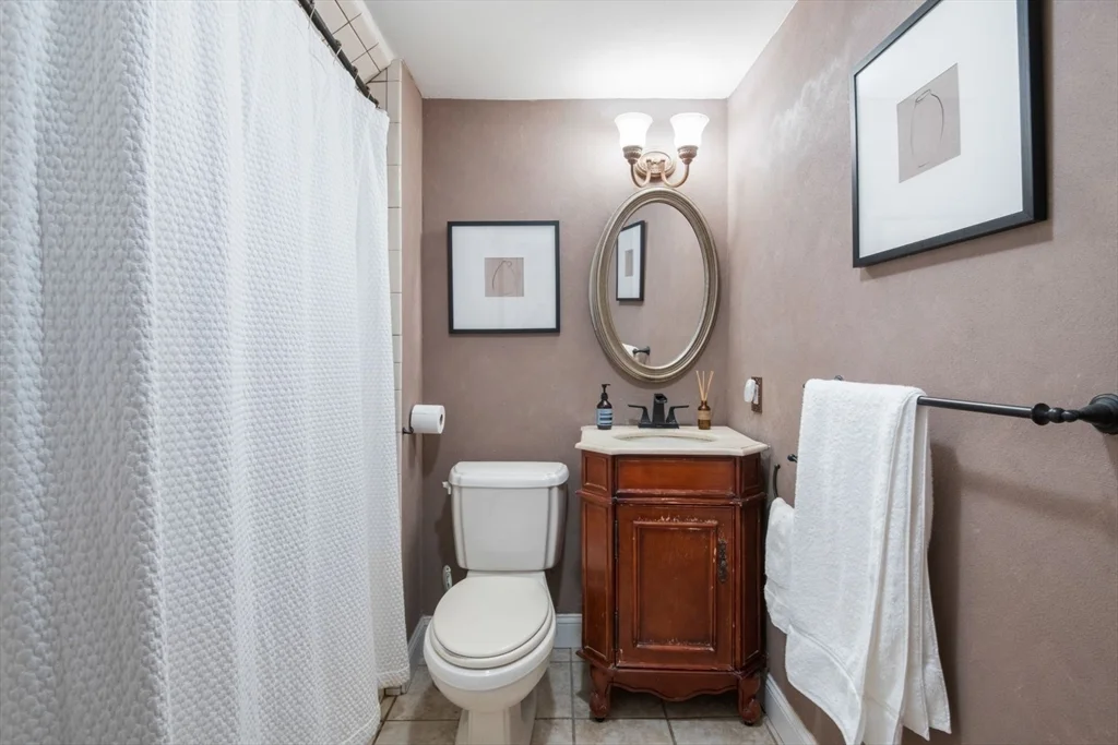 64 Commonwealth, Back Bay