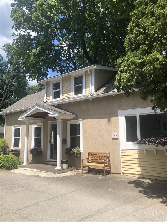 10 Wellesley Ave, Wellesley