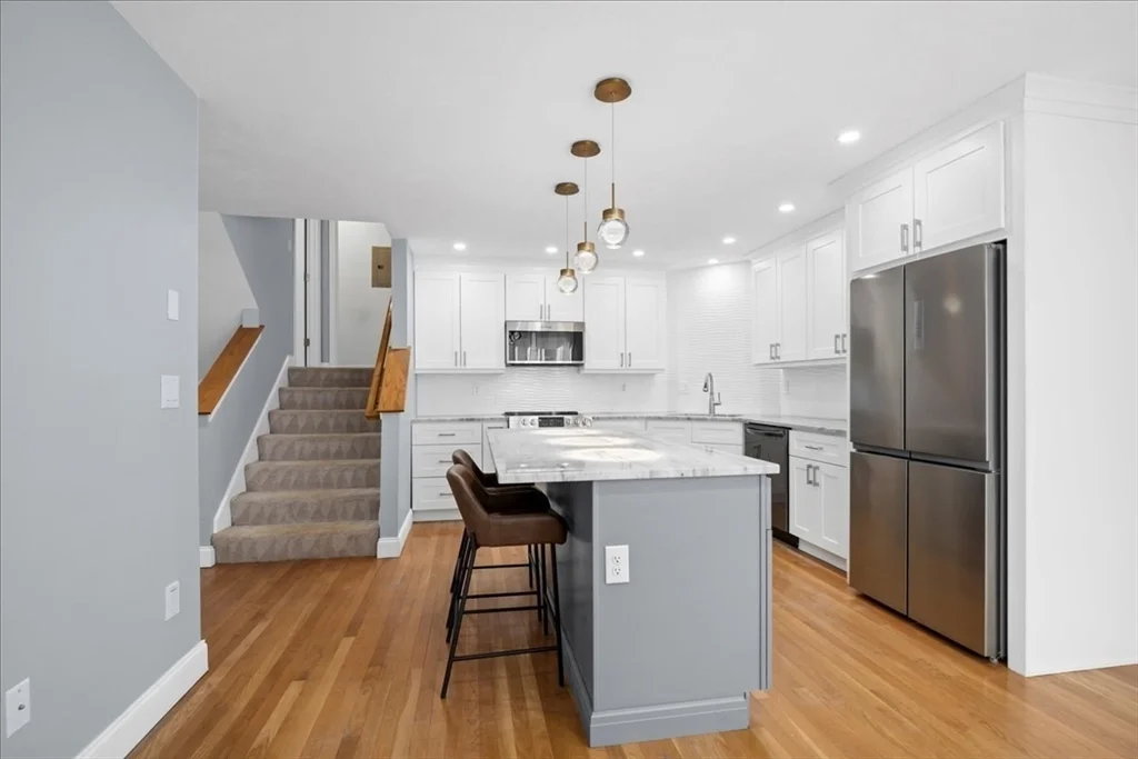 67 N Quinsigamond Ave, Shrewsbury