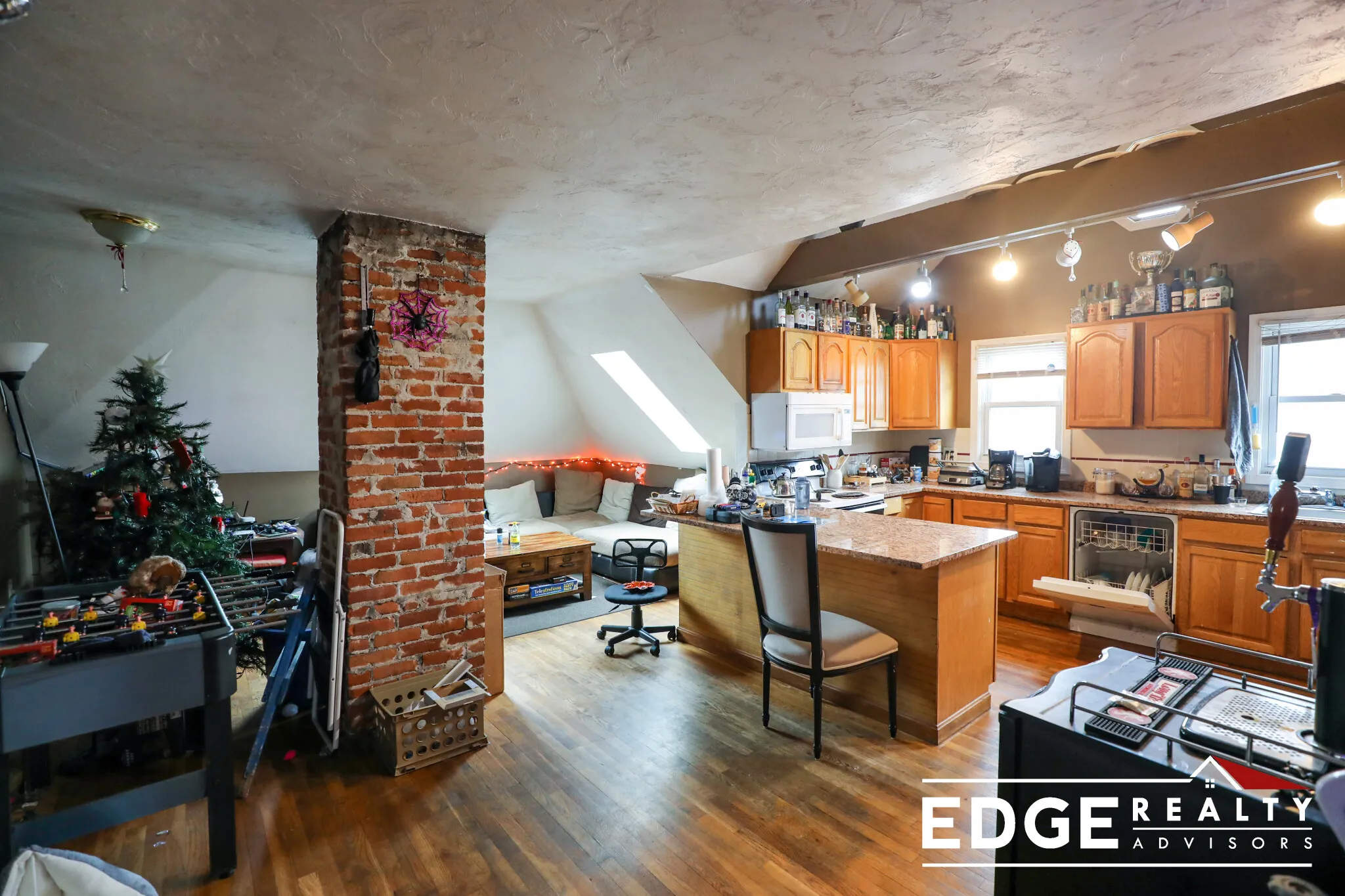 42 Brainerd Rd, Brighton