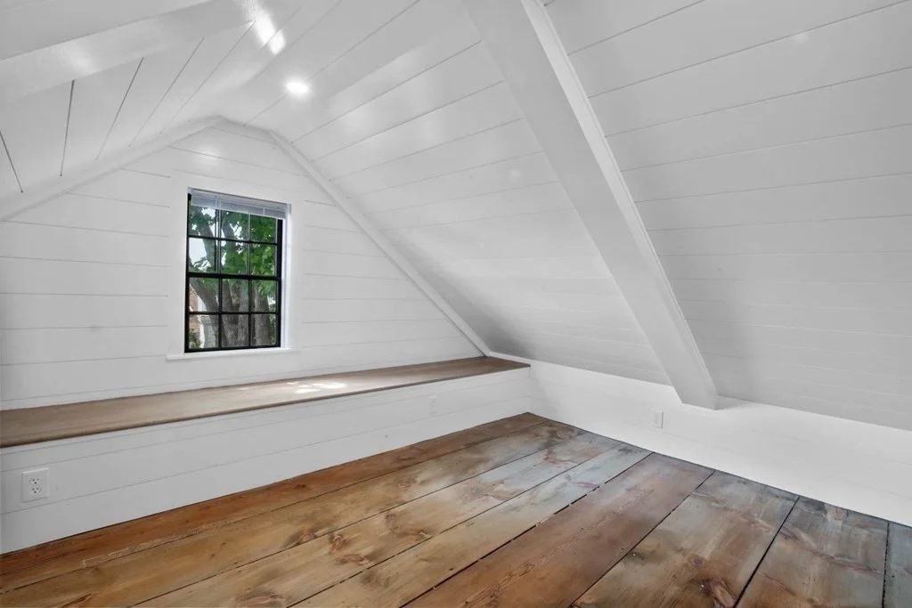 61 Front St, Old Town