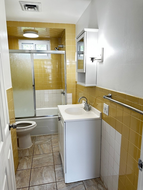 71 Thatcher St, Brockton