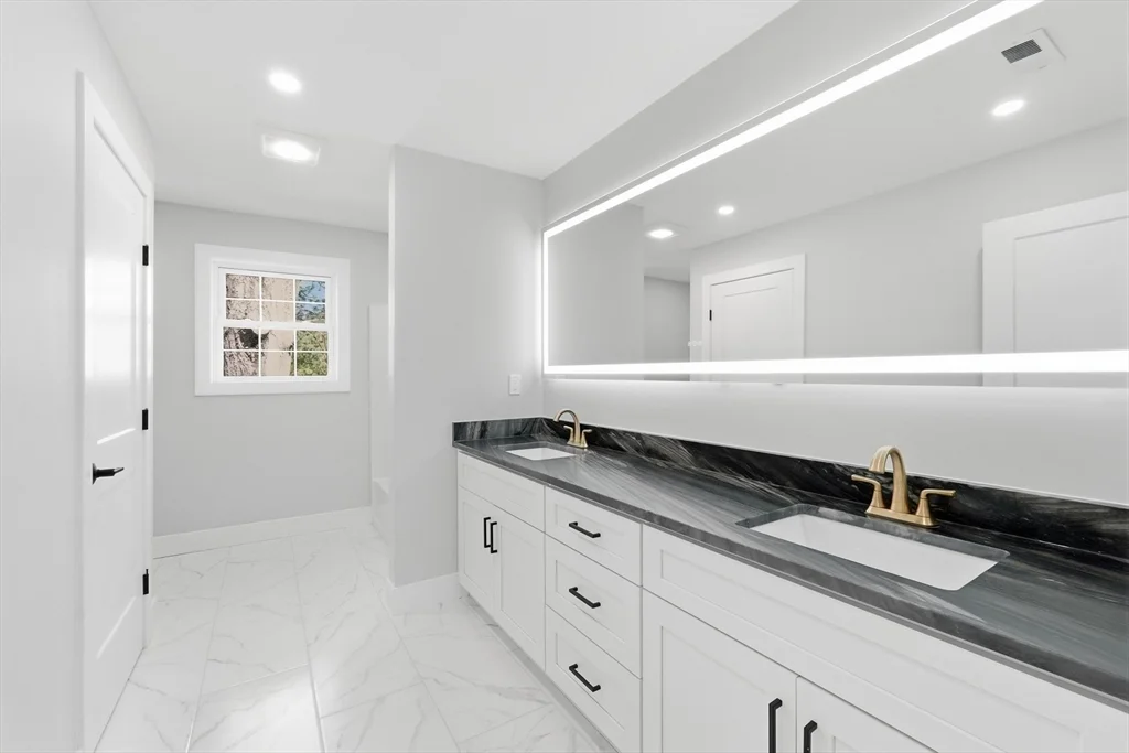 4 Barrows Rd, Worcester