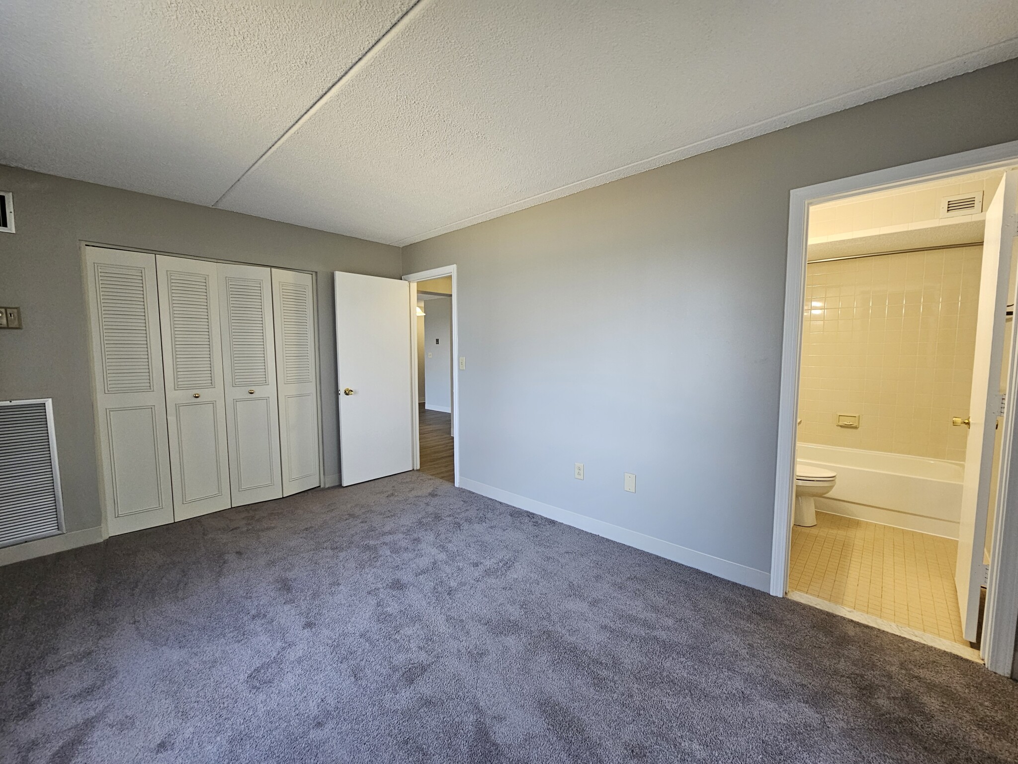 65 North Point Dr, Dorchester