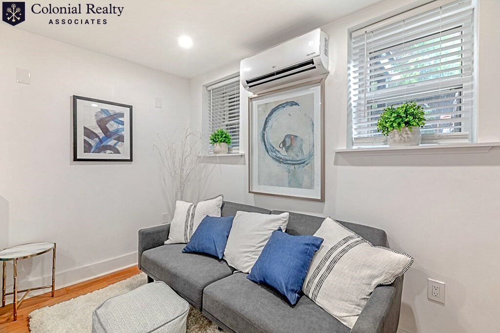 27 Swallow St, South Boston