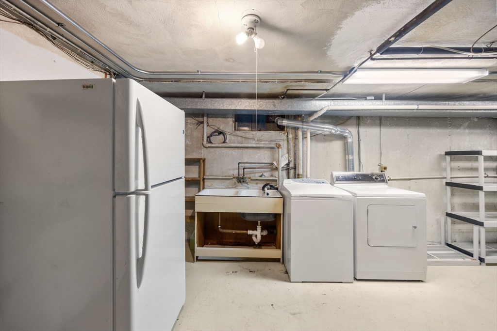 140 Paulson Rd, Waban