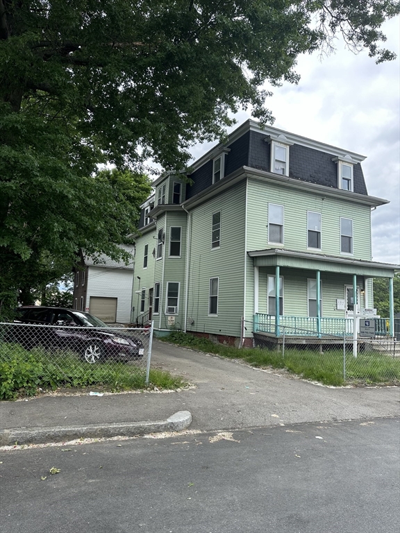 33 Russel, Worcester