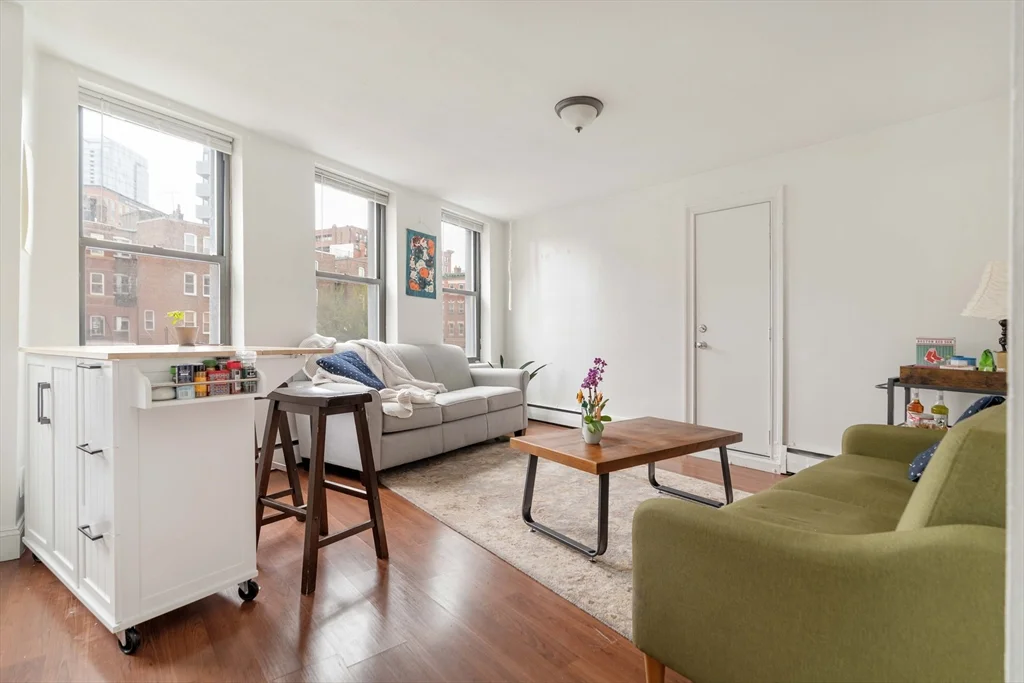 5 N Margin St, North End