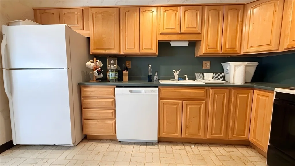 20 Hammond Pond Pkwy, Chestnut Hill