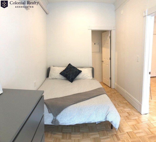 174 Newbury St, Back Bay