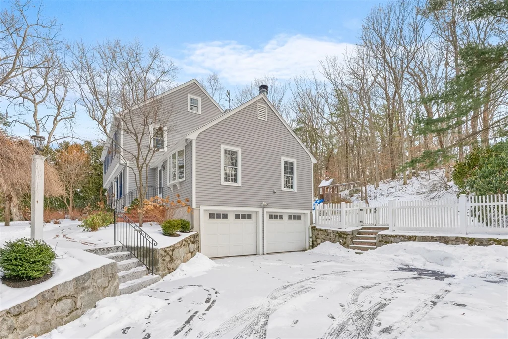 26 Cedar Hill Rd, Dover