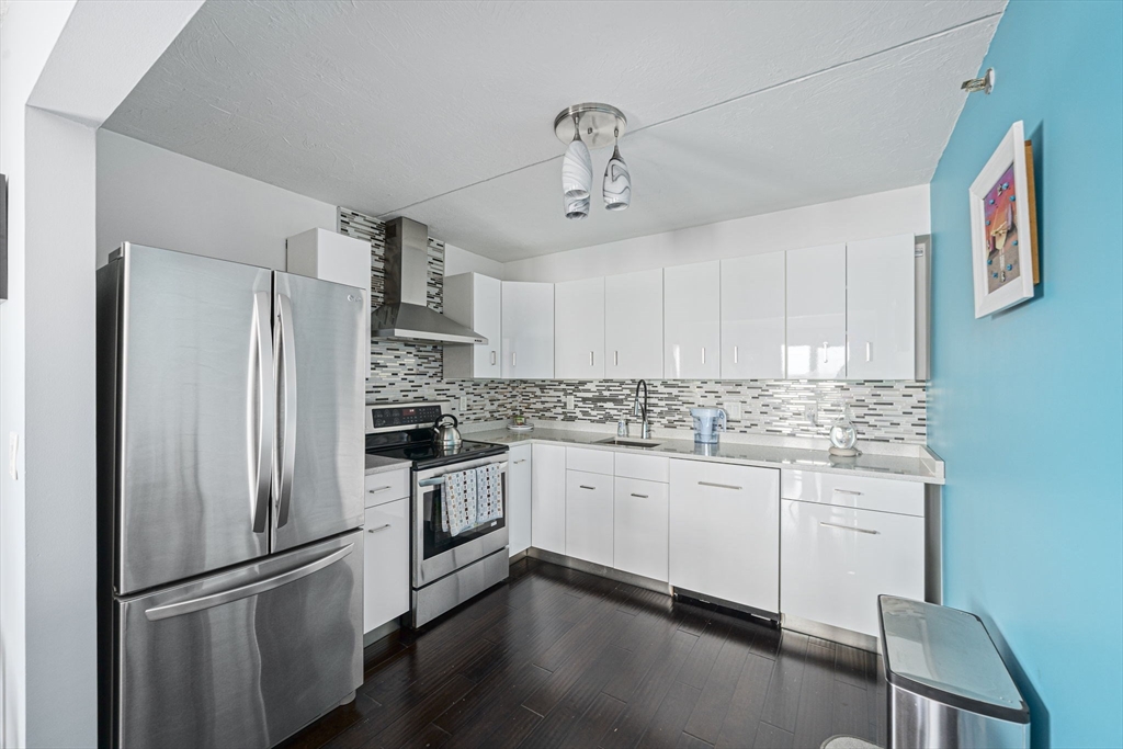 200 Cove Way, Quincy Point