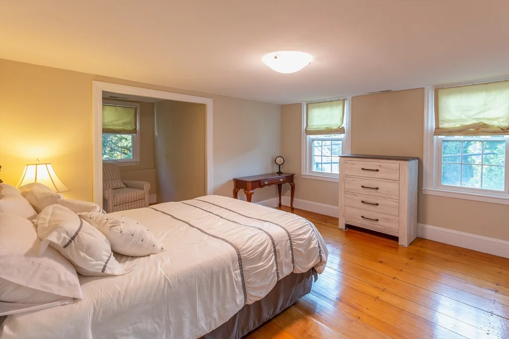 44 Russell St, Downtown