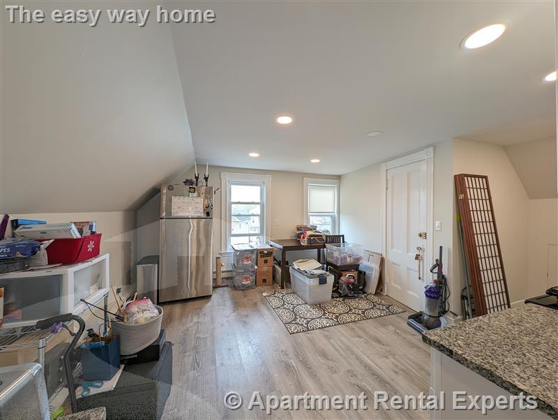 489 Main St, Magoun Square