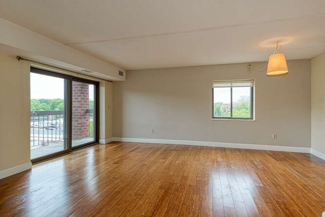 159 Main St, Stoneham