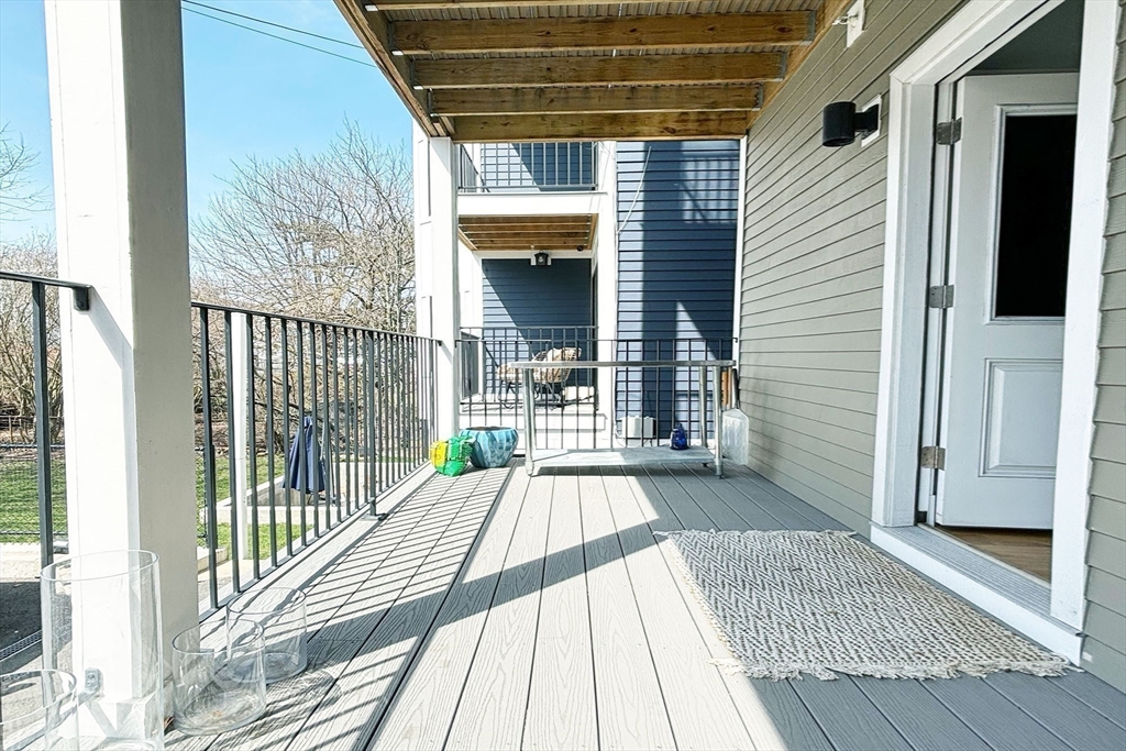 335 Maverick St, East Boston