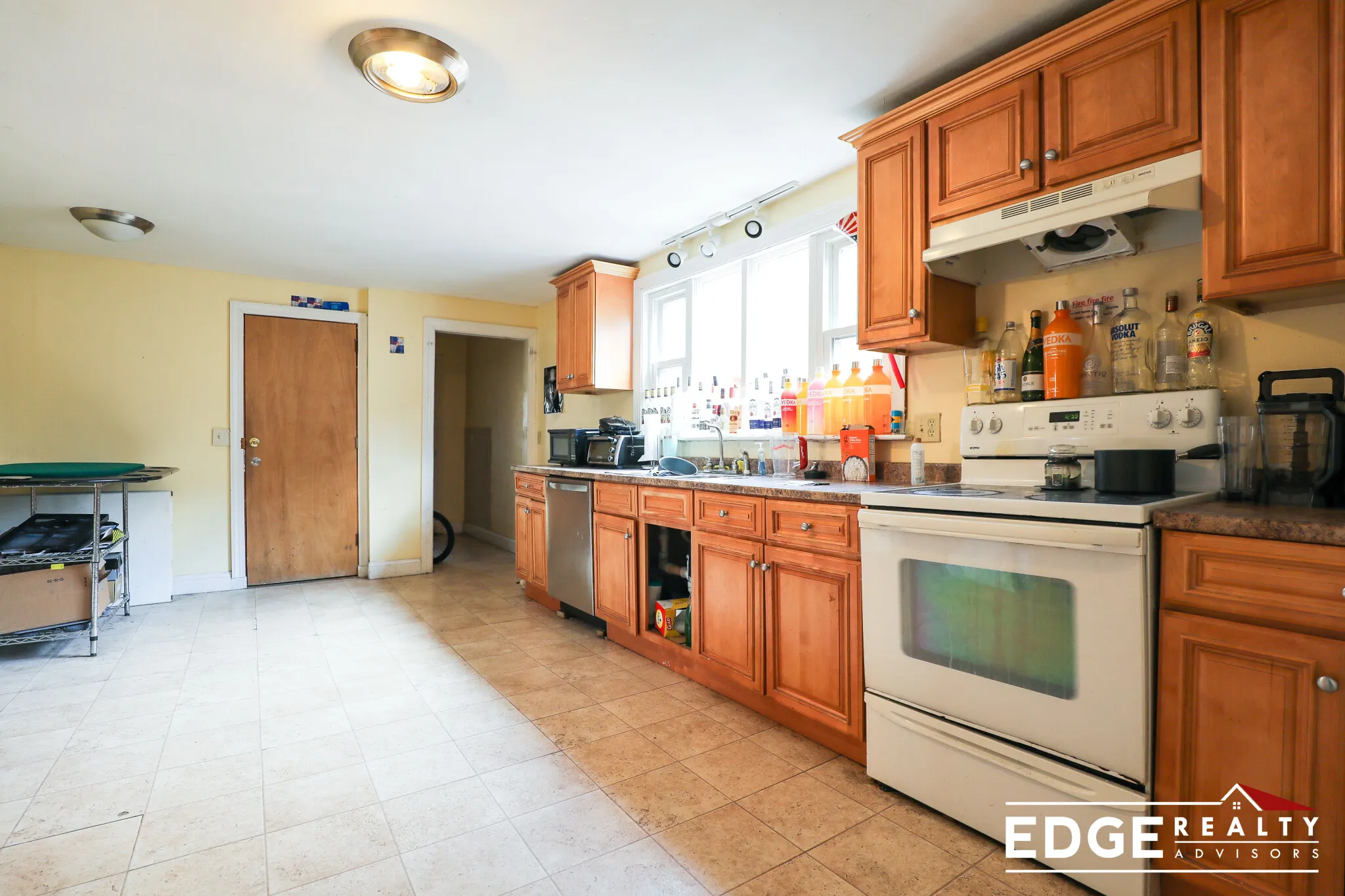 26 Greylock Rd, Allston