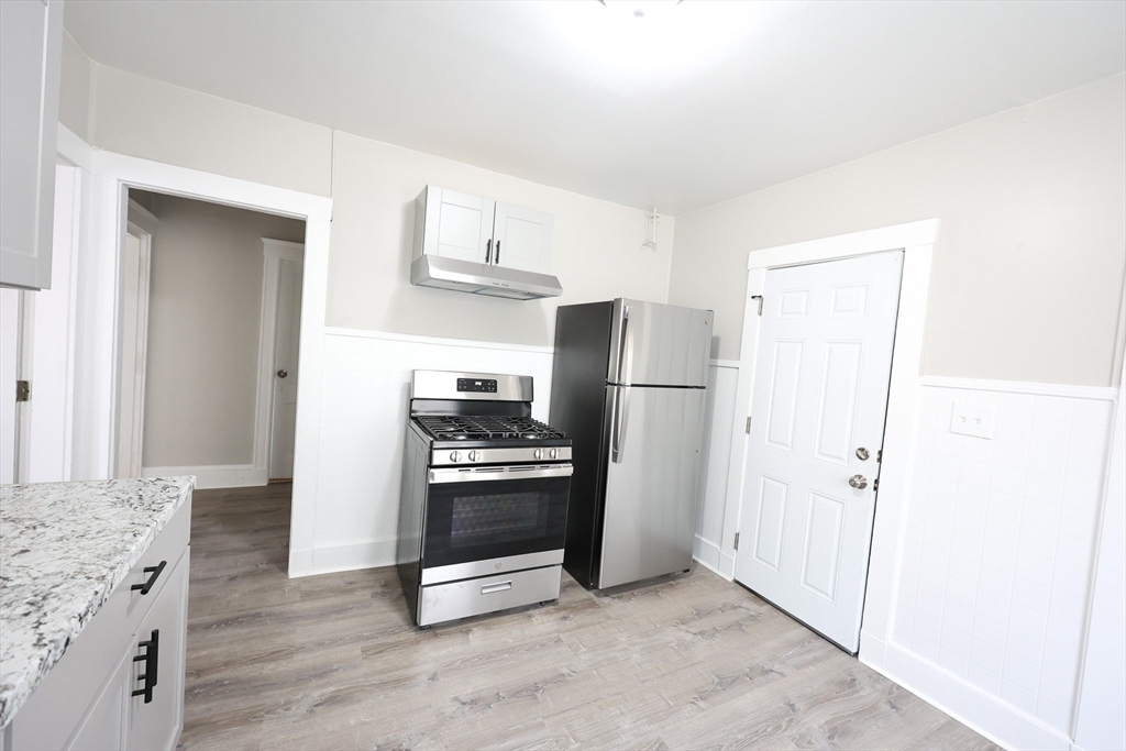 8-10 Mattakeeset St, Hyde Park