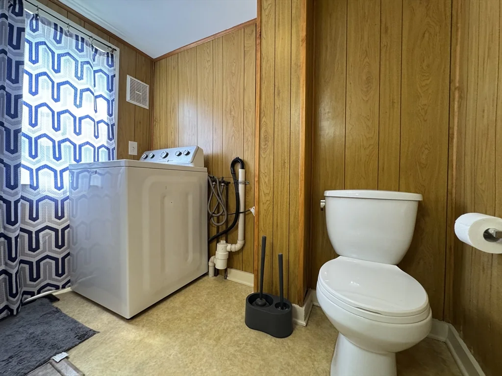 1 Cammetts Ct, Amesbury