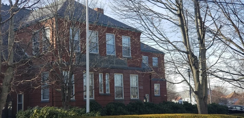 130 Beach St, Quincy