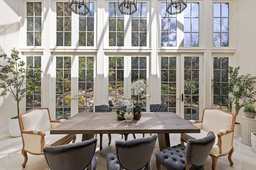 120 Cabot St, Chestnut Hill