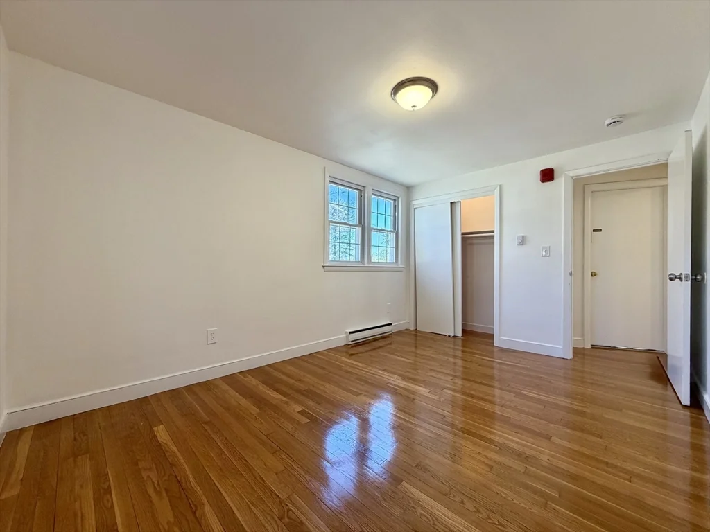 15 Park Ave, Foxboro