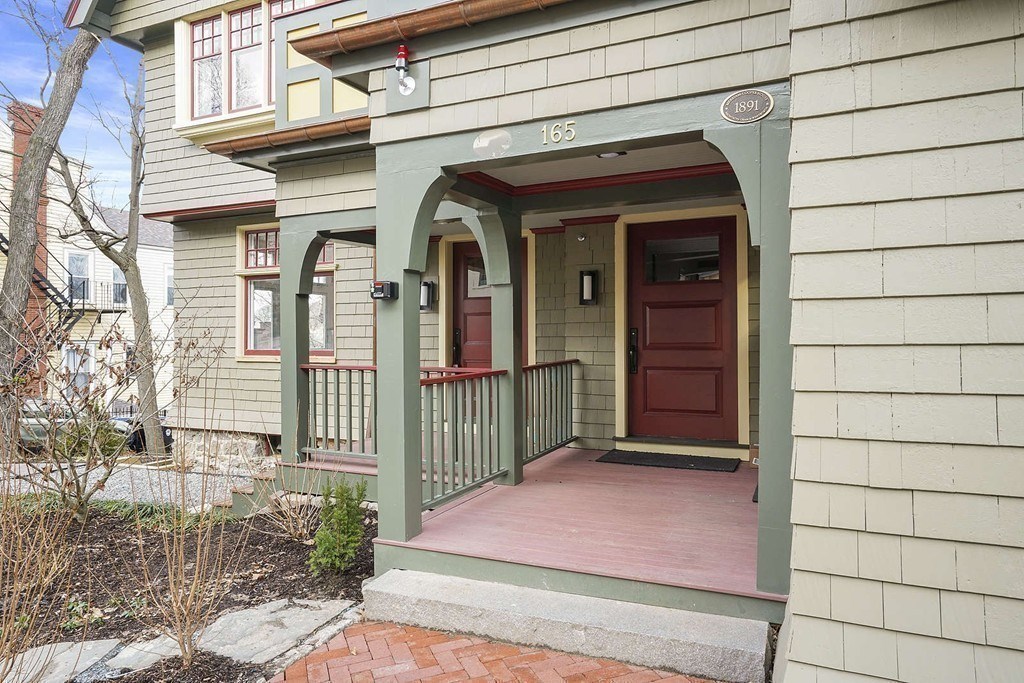 165 Winthrop Rd, Beaconsfield