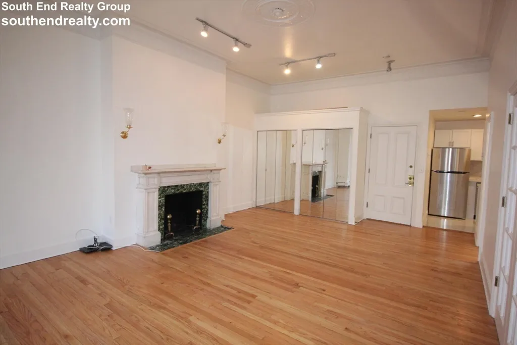 277 Beacon St, Back Bay