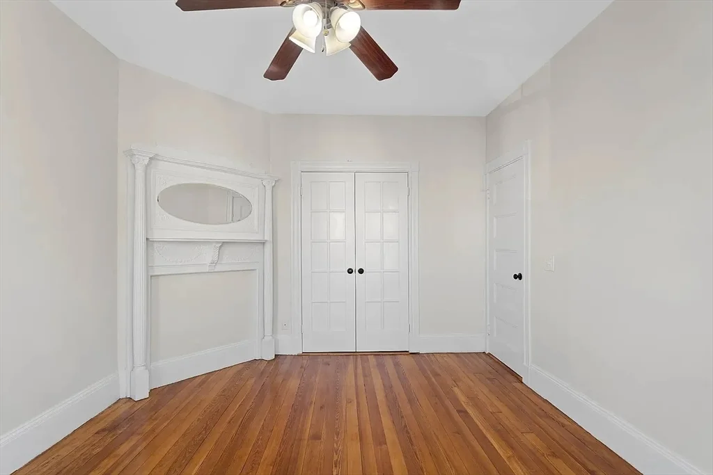 21 1/2 Mount Vernon St, Dorchester