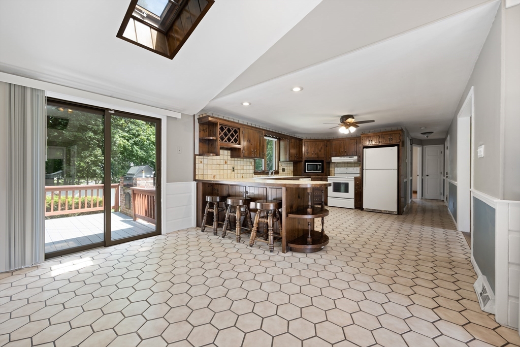 47 Oriole Dr, Dracut