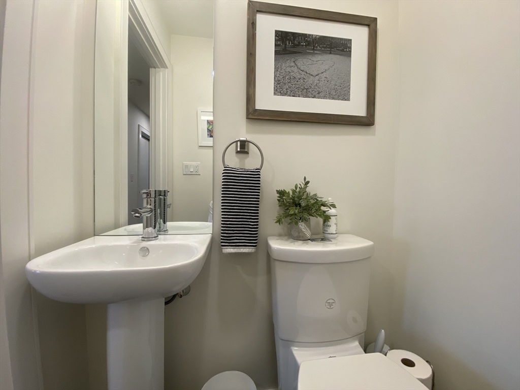 78 Fort Ave, Roxbury