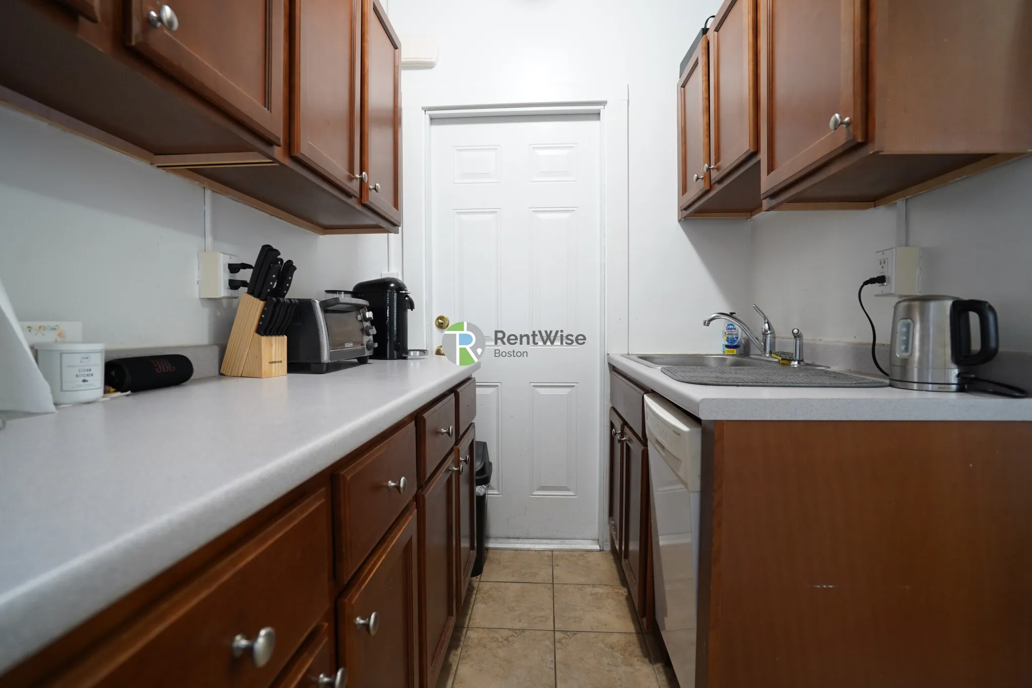 230 Walnut St, Newtonville