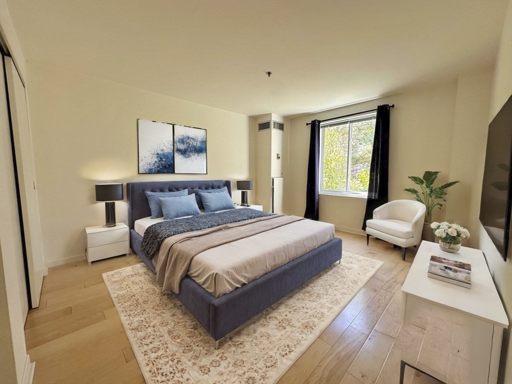 950 Massachusetts Ave, Central Square