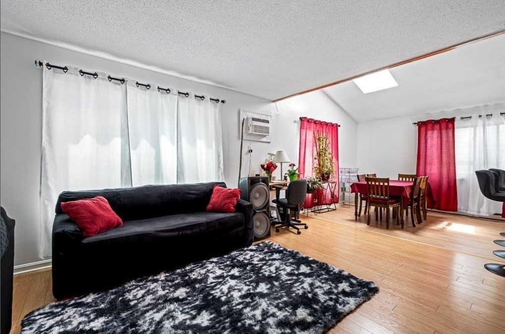 98 Eastern Ave, Worcester