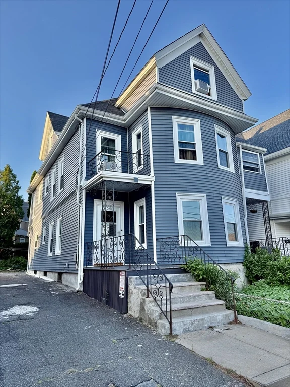 78 Summer St, Everett