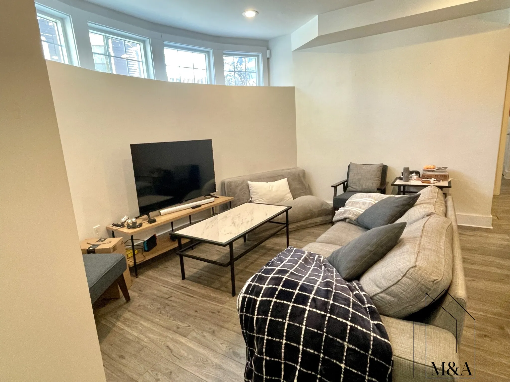 12 Braemore Rd, Brighton