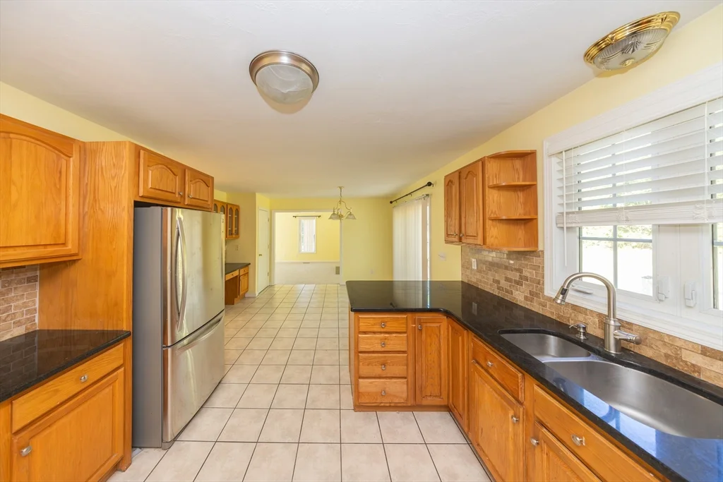 469 Walnut St, Shrewsbury