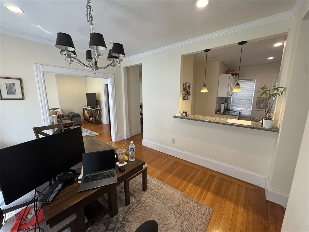 5 Oak Square Ave, Brighton