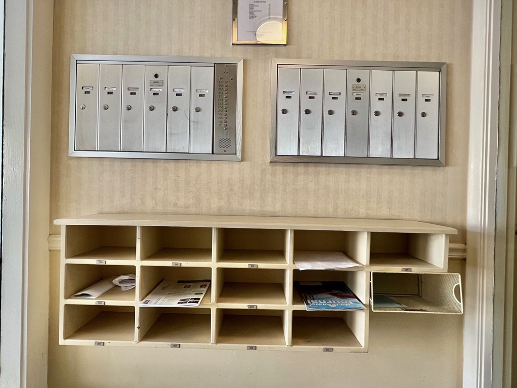 20 Hamilton Rd, Arlington