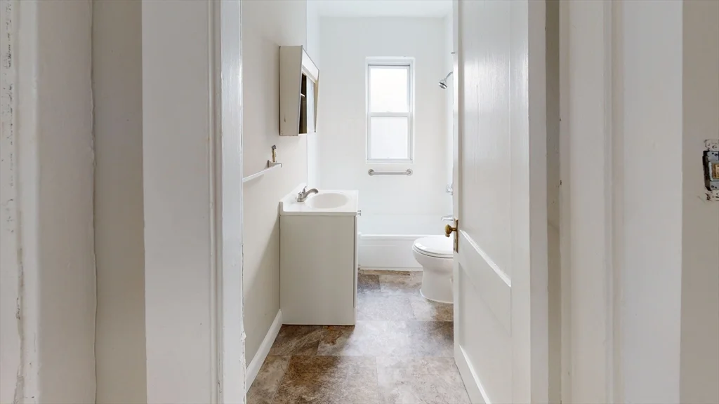 5 Edgar Ter, Winter Hill