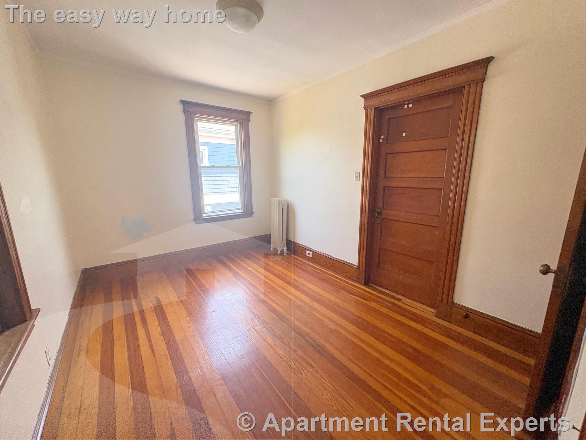 50 Oxford Ave, Belmont Line